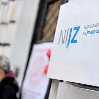 Etilenoksid ima po mnenju Nacionalnega inštituta za javno zdravje 
(NIJZ) genotoksične rakotvorne lastnosti.