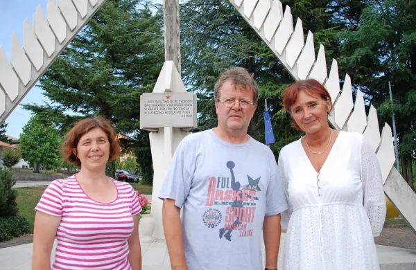 Županja občine Hrpelje-Kozina Saša Likavec Svetelšek se je Srečku Rožetu (ob njem je žena Irena 
Rože) zahvalila za obnovo spomenika, slovesnost ob njem bo  ob občinskem prazniku.