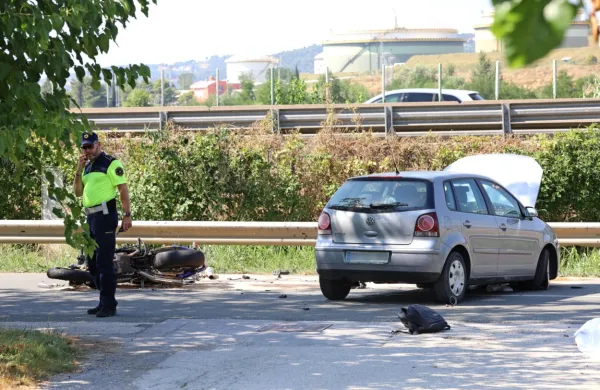Na stari cesti med Bertoki in Bivjem je okoli 14. ure ugasnilo življenje italijanskega motorista. Foto: Tomaž Primožič/FPA