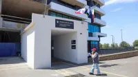 Upravna enota Koper je od julija lani v  Upravnem centru Koper. Tja 
so jo preselili skupaj s še drugimi osmimi  državnimi  organi, da bi 
bila Koprčanom, Ankarančanom in drugim  bolj na dosegu roke.

