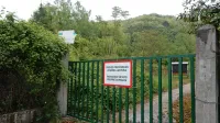 Na območju Lade nameravajo zgraditi sosesko s  190 stanovanji v 
manjših stolpičih in šestimi vrstnimi hišami. 