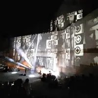 Kosovelov dom je ob svoji 30-letnici s koncertom skupine Laibach pokazal tudi na izjemen potencial amfiteatra.