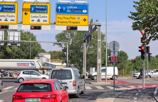 Koprčani bi zeleno puščico čim prej postavili v križišču pri nekdanji tovarni Inde, ki je v pristojnosti DRSI.  