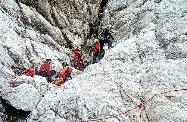 Zadnje nesreče v severni Triglavski steni so bile prave gorske 
nesreče, pri večini drugih letošnjih reševanj pa je šlo za reševanje 
izgubljenih, nepoučenih in nepripravljenih gorskih turistov.