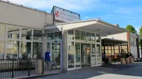 Predsednik sveta zavoda Egon Dolenc zatrjuje, da sta država in občina sprejela pogoje.  Če bodo tudi 
ostali svetniki za dogovor, bodo dom upokojencev v Bovcu gradili Novogoričani. 