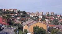 V obalnih mestih trenutno ni novogradenj, vsaj večjih ne. Vse, kar 
je bilo zgrajeno, je bilo prodano,  ali pa je v fazi gradnje.