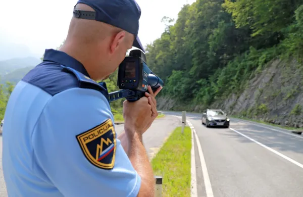 Najpogostejša kršitev voznikov v avgustovskih nadzorih je bila 
prehitra vožnja. 