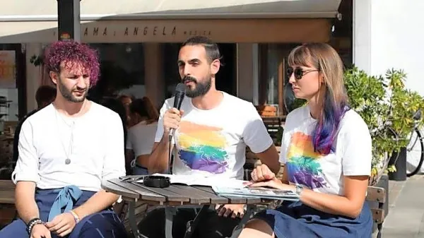 Približen potek sobotne parade ponosa so predatavili podpredsednika združenja FVG Pride Yuuki Gaudiuso in Martina 
Crasso ter predsednik združenja Nacho Quintana Vergara.