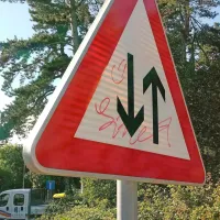 Vandalizem v prazničnih nočeh