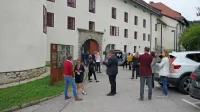 V muzejskem gradu so se o pospeševanju pametnih mest in turizma pogovarjali tisti, ki poganjajo Idrijsko in  Cerkljansko.