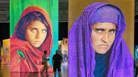 Sharbat Gula, afganistansko dekle,  na fotografijah Steva McCurrya iz leta 1984 in 2002 na razstavi v Gradcu, ki je na ogled do 19. septembra.  