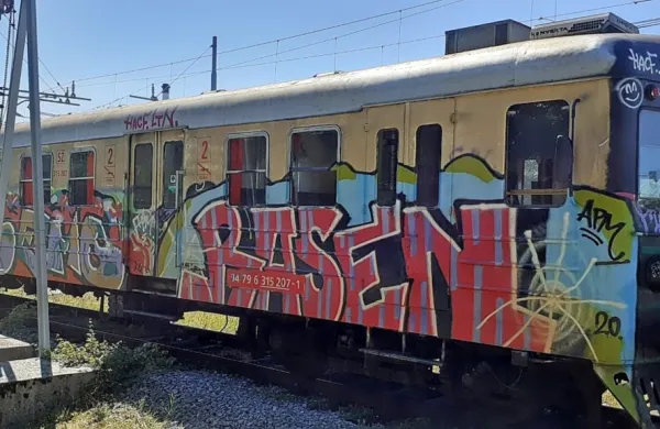 Gomulke so junija nehale voziti po naših tirih, ena med njimi bo v 
Ilirski Bistrici počakala, da bo postala del pokrite muzejske 
zbirke. 