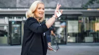 Odgovorna urednica informativnega programa RTV Slovenija 
Manica Janežič Ambrožič je dogodek označila za “nedopusten 
napad na medije, novinarstvo in demokracijo”.