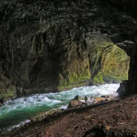 Nataša Kocjančič je na na fotografiji, ki je osvojila tretje mesto, 
ujela igro svetlobe in vode v Rakovem Škocjanu. 