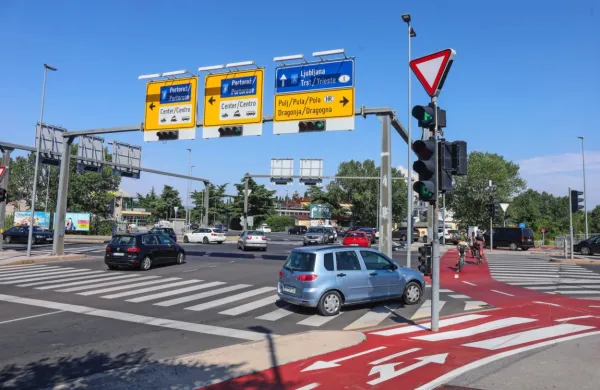 Ukradli vozilo, udeleženo v prometni nesreči