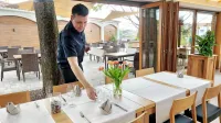 V gostinstvu bo mogoče  vpliv plačljivosti hitrih testov na obisk 
oceniti, ko se bo dejavnost s teras preselila v notranjost lokalov.