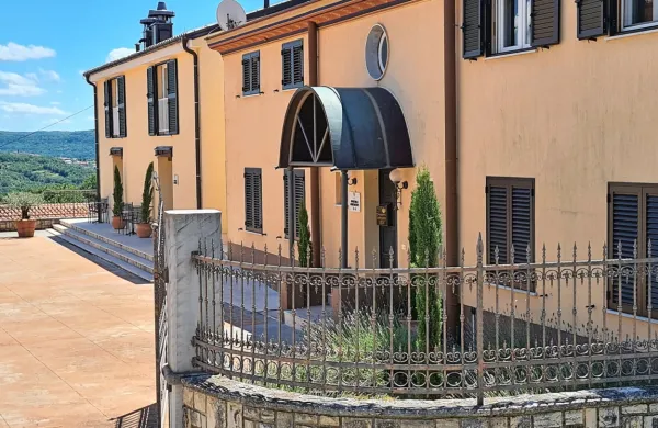 Staro šolo v Kortah kupila Krumpakova