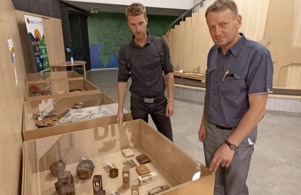 Jan Petrič  in Iztok Škrlj pod okriljem projekta Diva razvijata lastno 
dizajnersko blagovno znamko izdelkov za dom iz lesa.