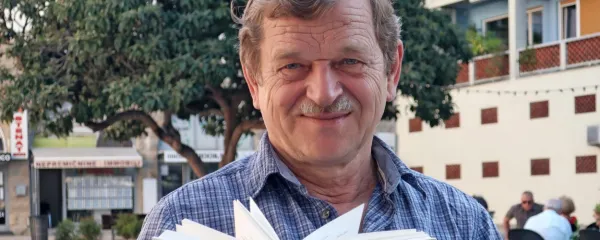 Željko Jugović je letos izdal erotični roman Duh iz računalnika, v 
katerem popisuje neobladljivo  slo upokojenega Edija.