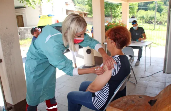 Sodeč po izkušnjah z mobilnim cepljenjem v ilirskobistriški občini 
(na fotografiji v Vrbovem) se dober odziv obeta tudi na Pivškem. 