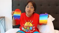 Devetletni Ryan Kaji služi milijone s promocijo igrač na svojem 
youtube kanalu Ryan's World.