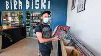 Luka Bevk z eno svojih najljubših iz nabora vinilk - albumom 
Mental Funeral ameriške death metal  zasedbe Autopsy 