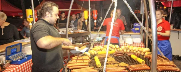 Utrinek z ene od prejšnjih izvedb Okusov na meji v Gorici.