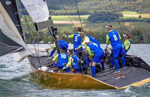 Slovenskih jadralci so pred nekaj tedni  opravili prve priprave na 
prizorišču prve regate za zlati pokal.