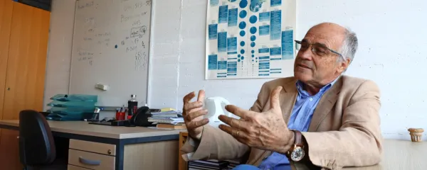 “Če bi prišli v situacijo, da bi bile cene zadnji rešitelj problema - 
tačas še vedno mislimo, da niso - bi razmišljali o dvigovanju cen,” 
pravi dr. Bogomir Kovač.