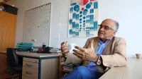 “Če bi prišli v situacijo, da bi bile cene zadnji rešitelj problema - 
tačas še vedno mislimo, da niso - bi razmišljali o dvigovanju cen,” 
pravi dr. Bogomir Kovač.