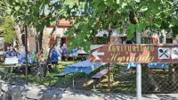 Turistične kmetije in osmice zlasti v gorskih in na območjih s 
težjimi pogoji pomagajo ohranjati kmetijstvo.
