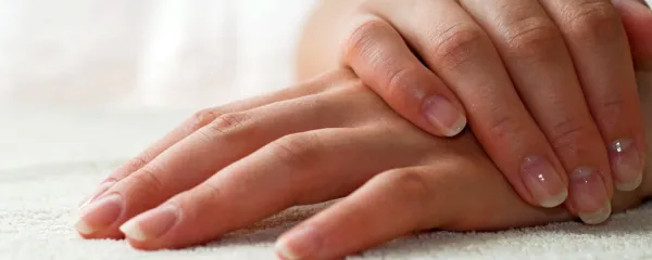  Negovane roke in urejeni nohti so odraz posameznikovega odnosa 
do življenja, higienskih navad in estetike.