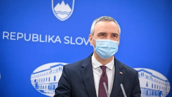 Minister Janez Cigler Kralj meni, da bo mini socialna reforma 
izboljšala položaj najbolj ranljivih skupin.
