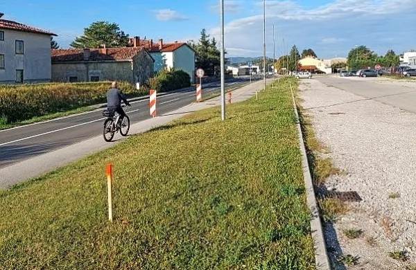 Kolesarsko pot in površine za pešce bodo v kratkem začeli urejati 
tudi med pokopališčem in letališčem. 