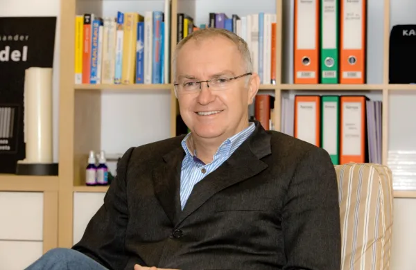 Dr. Aleksander Zadel