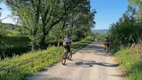 Občani si želijo  razvoj turizma. Tematska pot  od izvira Vipave do 
Mirna, ki poteka tudi po občini Renče-Vogrsko, bo verjetno  
zanimiva tako za domačega kot tujega gosta.