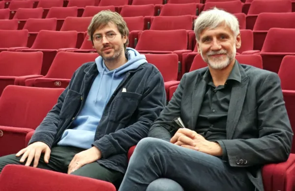Režiser in scenarist Darko Sinko (levo) in igralec Radoš Bolčina, 
tovariša iz filma Inventura.