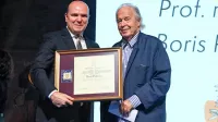 Prof. mag. arh. Boris Podrecca je častni občan Občine Piran, plaketo mu je izročil župan Đenio Zadković.