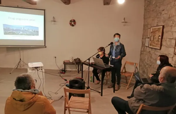 Na drugem pogovornem večeru so člani Civilne pobude za 
spoštovanje dediščine Dutovelj