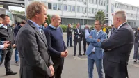 Bodoča hala Titusa  je povezala (z leve) Kristjana Mugerlija (Kolektor  CPG), Blaža Jasniča in Tadeja Gosaka (Titus) ter 
ministra Zdravka Počivalška.