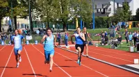 Andrej Skočir (drugi z leve) je daleč najboljši slovenski mladinec v teku na 100 in 200 metrov. 