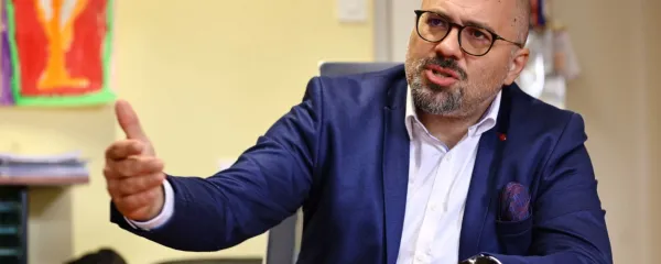 Dr. Aleš Kuhar: “Ljudje ne razumemo, da je danes na polici širina 
ponudbe  večja kot kdajkoli, da pa to ne pomeni, da je vse na 
trgovski polici tudi enako dobro.”