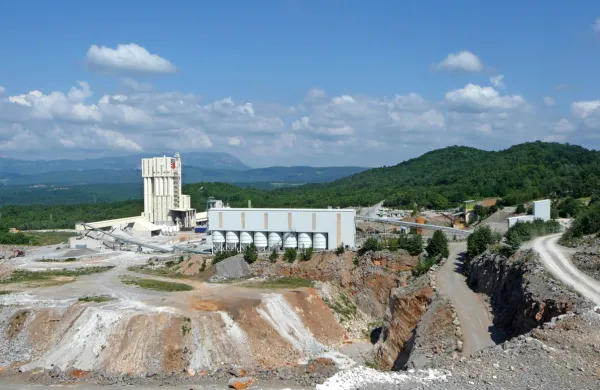 Kamnolom Mali Medvejk se bo v naslednjih letih širil, a letne 
proizvodnje surovine v podjetju P.G.M. inženiring ne nameravajo 
povečevati.