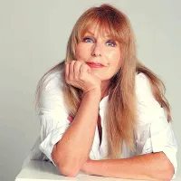 Zvezdana Mlakar z družino na svoji kmetiji skrbi za številne 
domače živali.