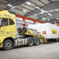 Peč s 327 kvadratnih metrov efektivne pečne površine ima 
kapaciteto peke do štiri tone kruha na uro.