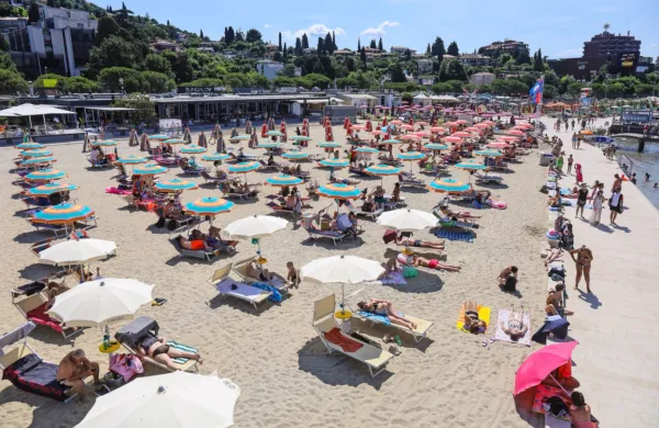 Turistično združenje Portorož je bilo doslej pod večjim vplivom hotelirjev in državne politike, že prihodnje leto pa bo pod večjim vplivom lokalnih 
političnih akterjev, ki želijo upravljati s turističnim denarjem. 