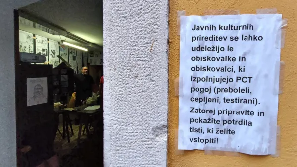 Trdoživ prizor, ki zlepa noče v zgodovino. 