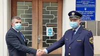 Boris Korasa (levo) je vajeti Policijske uprave Koper prevzel od 
dosedanjega začasnega vodje Igorja Jadriča.