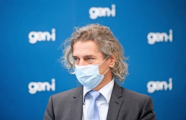 “Nove uprave nimamo, o njej bo odločalo sodišče,” je dejal Robert 
Golob.