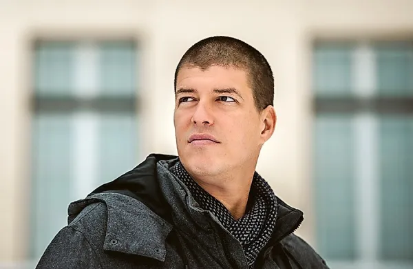 Goran Vojnović bo 30. novembra protagonist srečanja na temo večstranskih 
umetniških dosežkov, pred gledališkim debijem s predstavo Meja sneženja.